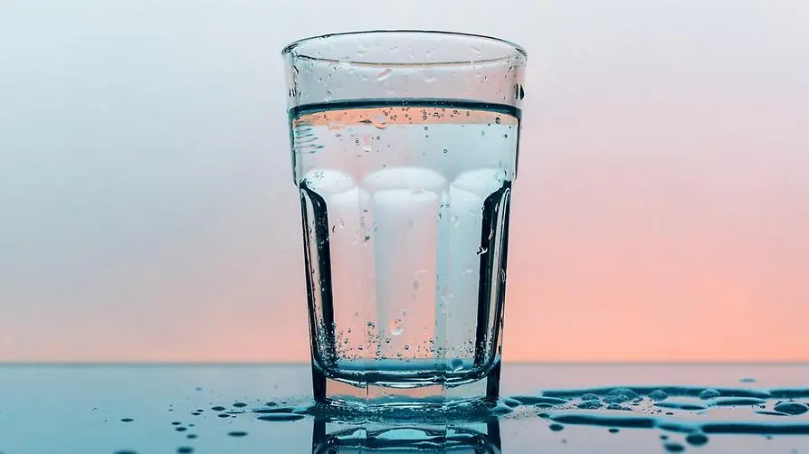 Ett glas med vatten